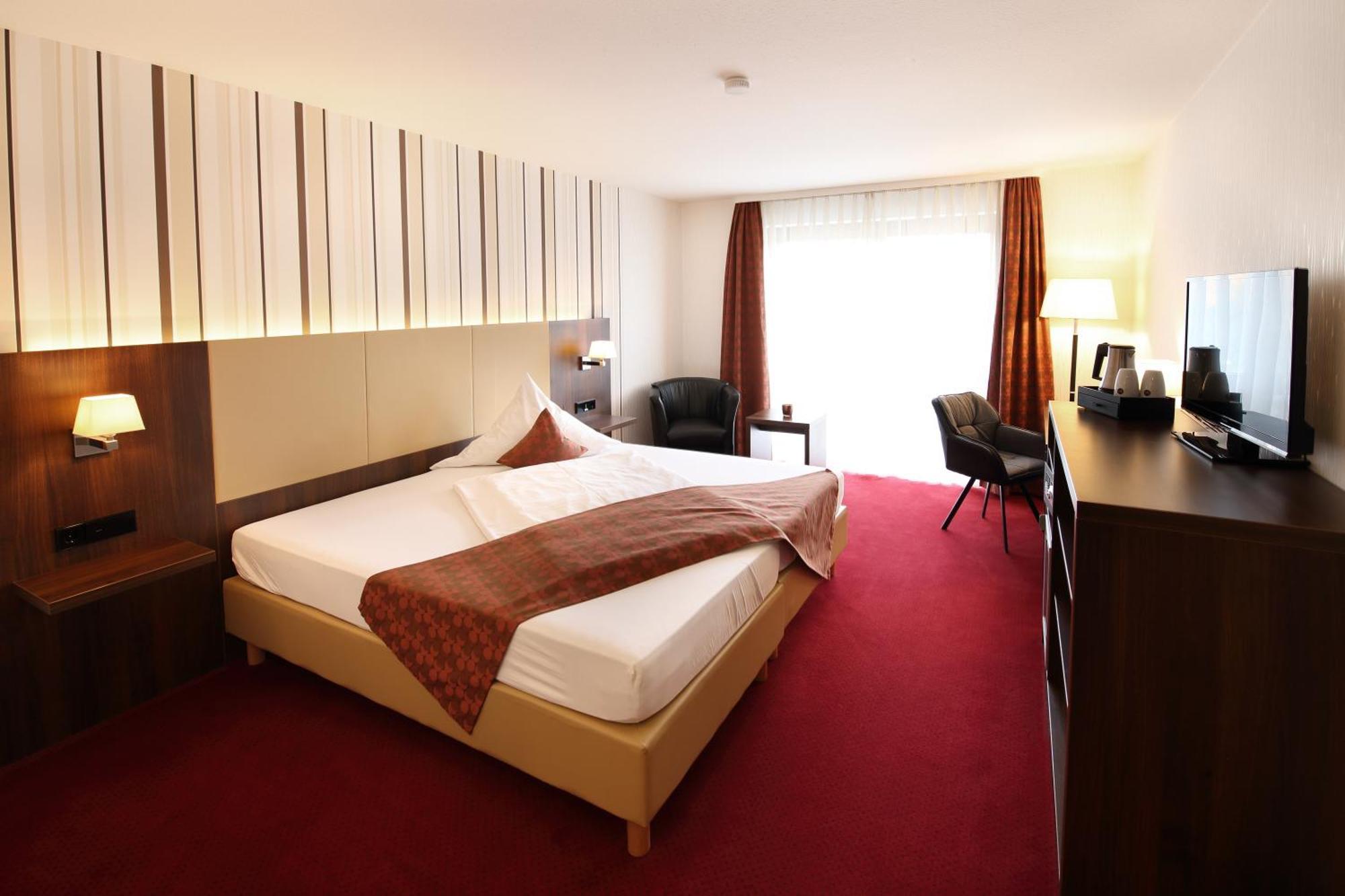 Lobinger-Parkhotel กิงเงน อัน แดร์เบรนซ์ ภายนอก รูปภาพ