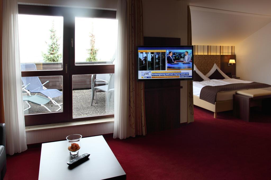 Lobinger-Parkhotel กิงเงน อัน แดร์เบรนซ์ ภายนอก รูปภาพ