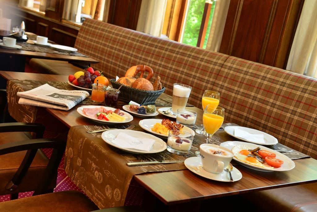 Lobinger-Parkhotel กิงเงน อัน แดร์เบรนซ์ ภายนอก รูปภาพ